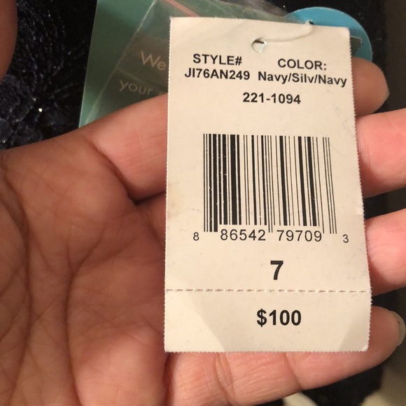 Stylish, beautiful navy blue dress. New /size 7 - Picture 4 of 4